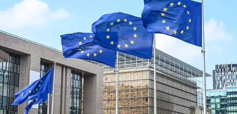ΕΕ: Συμφιλιώνεται με το σενάριο για επιβολή δασμών 10% από τις ΗΠΑ