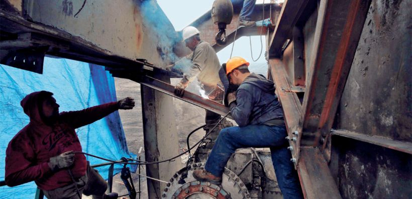 Στρωμένο με αγκάθια το σχέδιο των 200 αποχωρήσεων εργαζομένων της ΔΕΗ