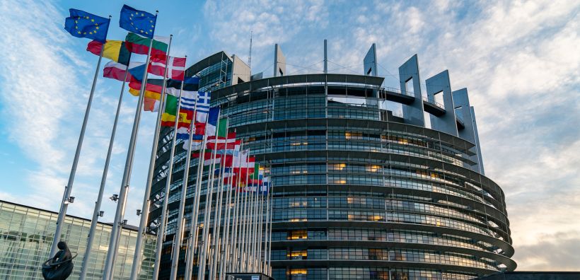 Το Ευρωπαϊκό Κοινοβούλιο ζητά ισχυρότερα μέτρα για την αντιμετώπιση των αυξανόμενων τιμών ενέργειας στην ΕΕ