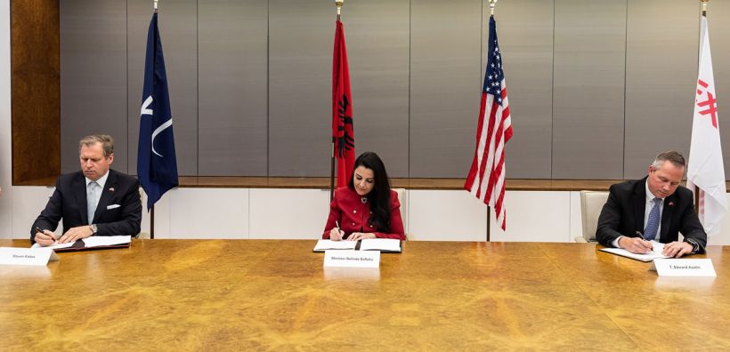 Με τη βοήθεια της ExxonMobil η μελέτη της Αλβανίας για τερματικό LNG στον Αυλώνα