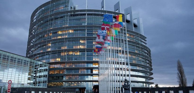 Το ΕΚ εκπέμπει συναγερμό για την επίτευξη μηδενικών εκπομπών άνθρακα έως το 2050