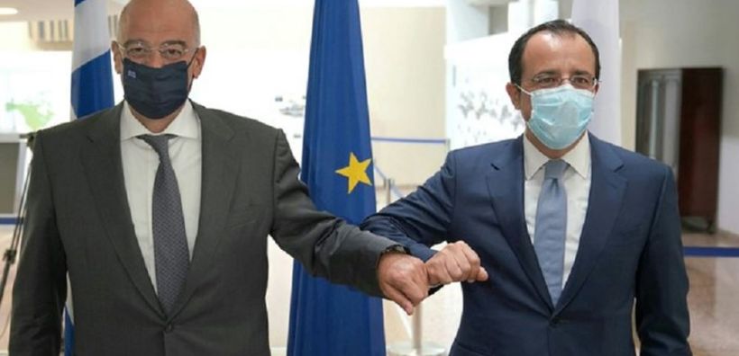 Δένδιας-Χριστοδουλίδης: Κοινός βηματισμός Αθήνας και Λευκωσίας