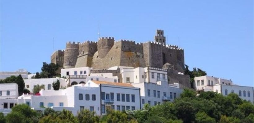 Προσφυγή του Δήμου Πάτμου για "αυθαίρετη εισβολή της ΡΑΕ στην ιδιοκτησία του"