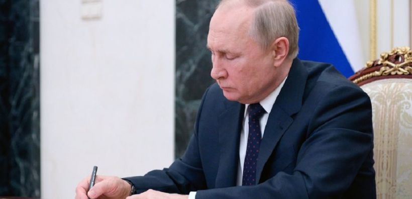 Πούτιν: Από την Παρασκευή σε ρούβλια οι πληρωμές για το φυσικό αέριο - Τα υπάρχοντα συμβόλαια θα σταματήσουν για όσους πελάτες δεν το πράξουν