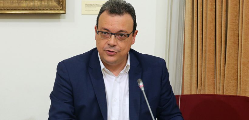 Φάμελλος: Με λυσσώδη τρόπο η ΝΔ θέλει επιστροφή στην εξυπηρέτηση συμφερόντων