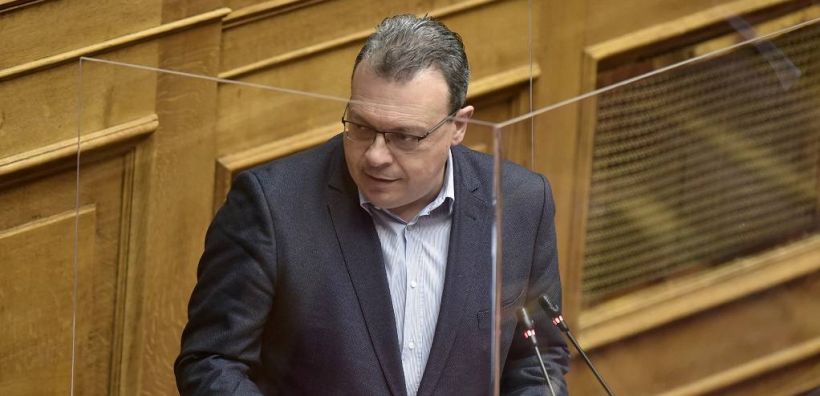 Φάμελλος: Εφικτή η άμεση μείωση 60% στην τιμή ρεύματος πριν την εφαρμογή επιδοτήσεων