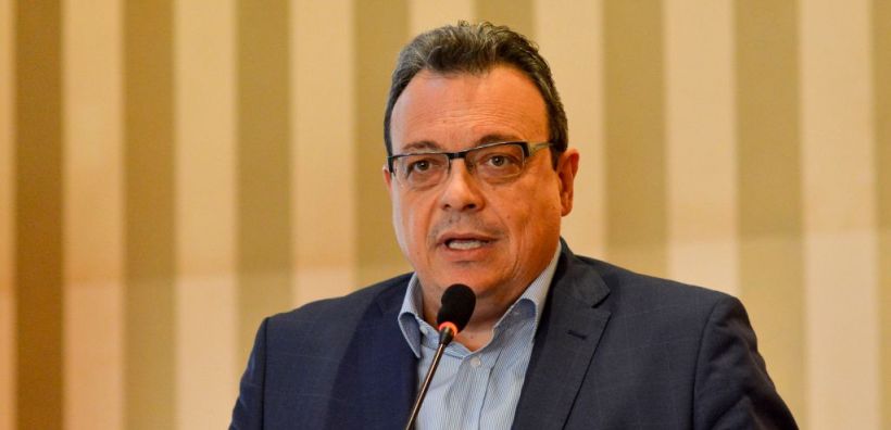 Φάμελλος: Η τροπολογία για τα υπερκέρδη προς όφελος των καρτέλ της ενέργειας