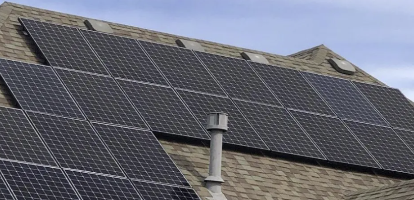 Επεκτείνεται το net-metering και στην υψηλή τάση – Καταργούνται τα εμπόδια για συλλογική αυτοπαραγωγή νοικοκυριών σε πολυκατοικίες μέσω φωτοβολταϊκών 