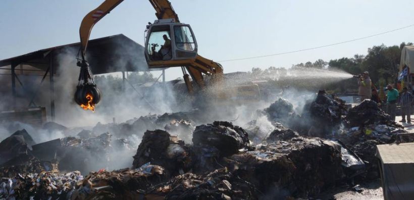 Πυρκαγιά σε επιχείρηση ανακύκλωσης στη Μυτιλήνη