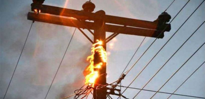 Φωτιά τα ξημερώματα σε κολόνα της ΔΕΗ στη Λήμνο