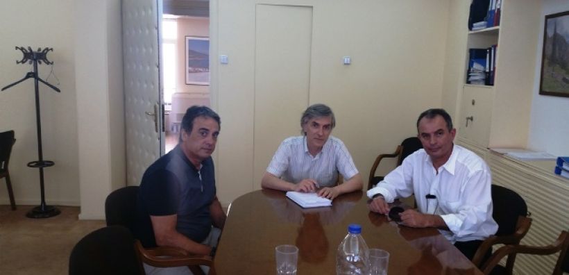 Στην ενοικίαση μικρών φορτηγών πλοίων για τη μεταφορά μαζούτ στα νησιά προχωρά η ΔΕΗ