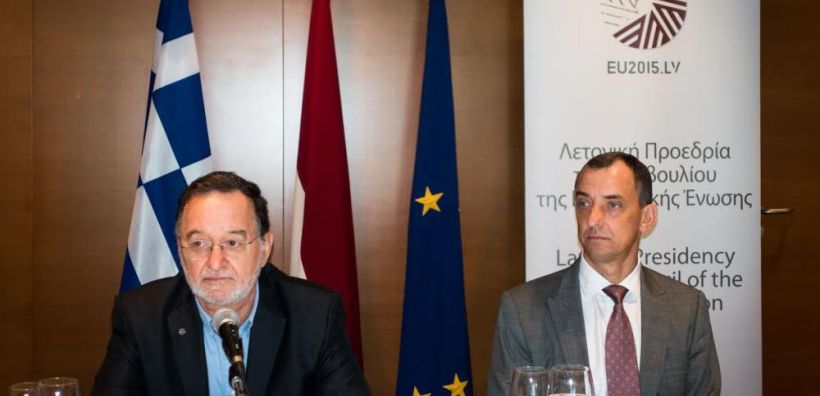 Με τους Πρέσβεις των χωρών της ΕΕ γευμάτισε ο Π. Λαφαζάνης