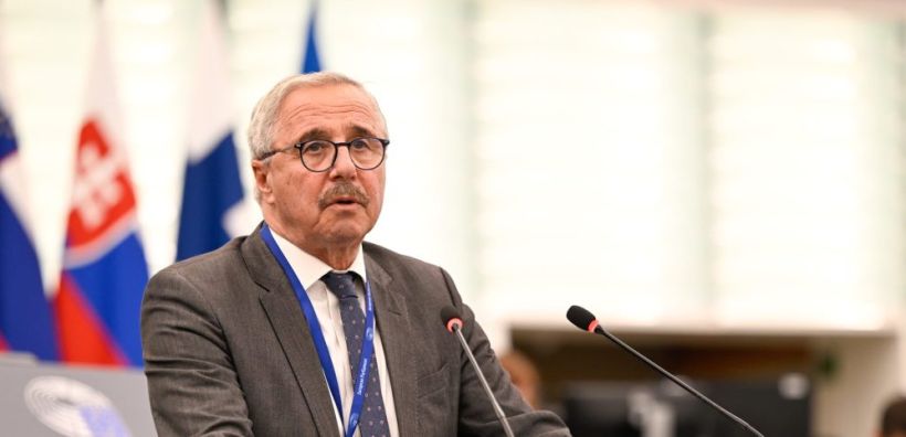 Μανιάτης: Η Κομισιόν τώρα κατάλαβε ότι υπάρχει ευρωπαϊκή βιομηχανία – Να “τρέξουμε” για ενεργειακή και στρατηγική αυτονομία