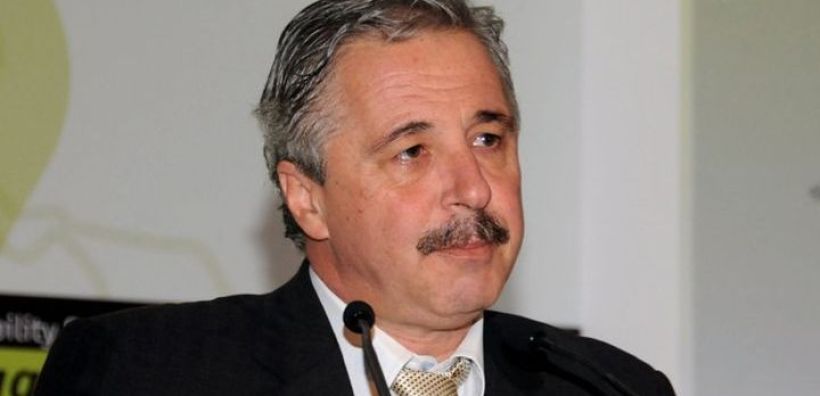 Μανιάτης: Σωρεία ερωτημάτων γεννά η εξαγορά της σκοπιανής EDS από την ΔΕΗ