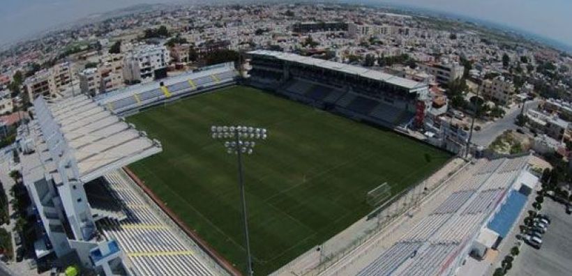 Δύο νεαροί μετέφεραν στερεό πετρέλαιο και πέτρες στο στάδιο «Αντ. Παπαδόπουλος»