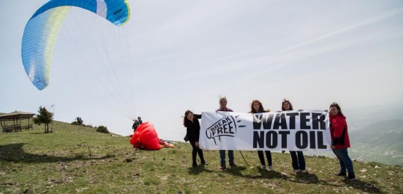 Ακτιβιστική δράση της Greenpeace ενάντια στις εξορύξεις υδρογονανθράκων στην Ήπειρο