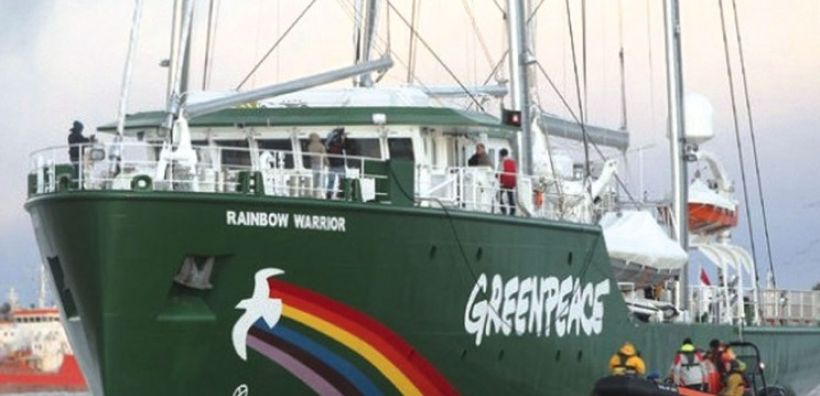 Στο λιμάνι της Ρόδου βρίσκεται το Rainbow Warrior της Greenpeace