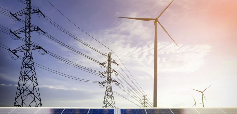 BNEF: Οι επενδύσεις για τη μετάβαση ξεπέρασαν τα 2 τρισ. δολάρια παγκοσμίως, αλλά υστερούν ακόμη για την επίτευξη του net zero