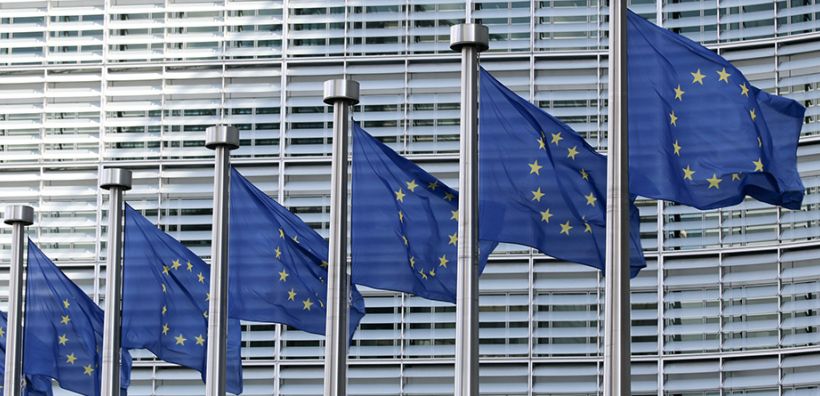Κομισιόν προς Ελλάδα: Άρση των έκτακτων μέτρων με πρώτα τα λιγότερο στοχευμένα - Ζητά δημοπρασίες στην εξοικονόμηση και περισσότερη δημοκρατία στις ΑΠΕ
