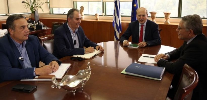 ΓΕΝΟΠ: Casus belli οι εργασιακές αλλαγές - Χατζηδάκης: Να μην επιβάλλουν οι σημερινοί εργαζόμενοι τις συμβάσεις των νέων