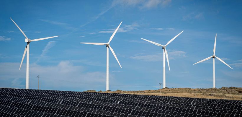 EDP Renewables: Συνδέει στο δίκτυο το πρώτο υβριδικό έργο ΑΠΕ της Ισπανίας