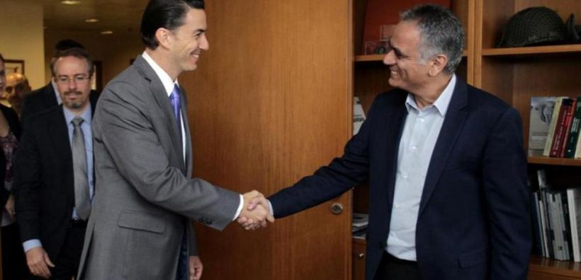 Συνάντηση Σκουρλέτη με τον Χόκσταϊν για αγωγούς, πλωτό Αλεξανδρούπολης και ΔΕΣΦΑ 