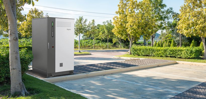Η Schneider Electric λανσάρει τη νέα λύση, Schneider Boost Pro, για αποθήκευση ενέργειας με μπαταρίες 