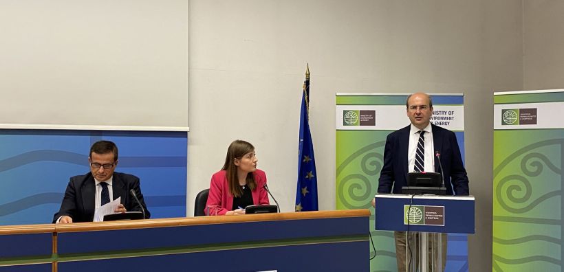 "Ρήτρα κλιματικής αλλαγής σε όλα τα νομοσχέδια" προανήγγειλε ο Κ. Χατζηδάκης