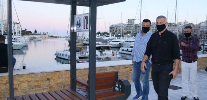Δήμος Πειραιά: Τοποθέτησε τα πρώτα «έξυπνα» ενεργειακά παγκάκια υποστήριξης ΑμεΑ