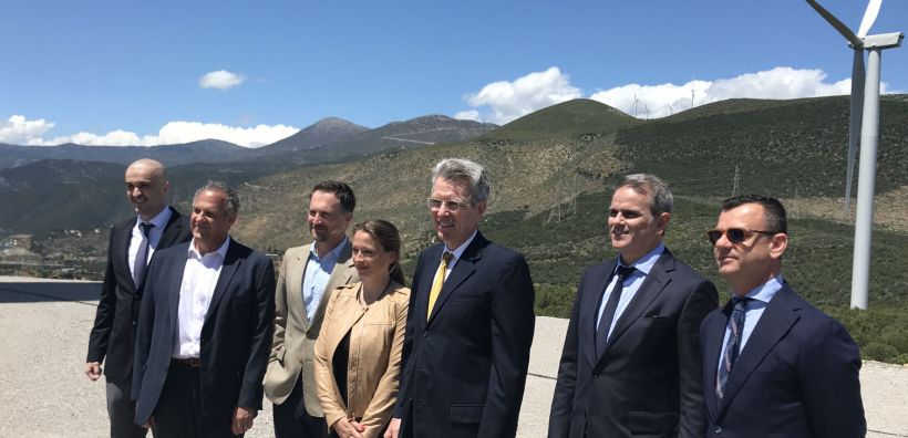 Με τις «ευλογίες» του Αμερικανού πρέσβη Τζέφρι Πάιατ τα εγκαίνια του αιολικού πάρκου 38,4 MW των Nostira – Fortress στη Φωκίδα