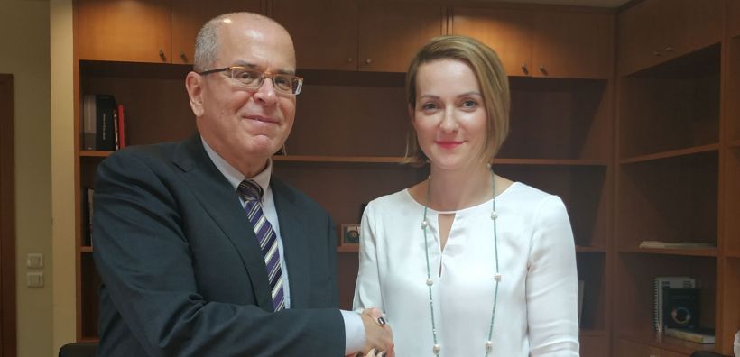 Οι διμερείς ενεργειακές σχέσεις Ελλάδας-Ισραήλ στο επίκεντρο της συνάντησης Σδούκου με τον πρέσβη του Ισραήλ στην Αθήνα