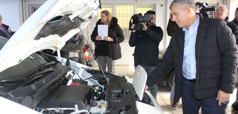 Το πρώτο ηλεκτρικό αυτοκίνητο παρέλαβε η Περιφέρεια Θεσσαλίας