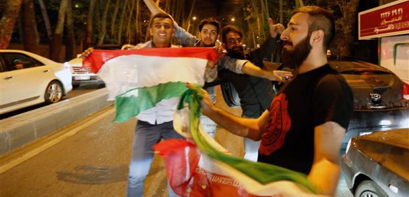 Πανηγυρίζουν οι Ιρανοί για τη συμφωνία της Λωζάνης