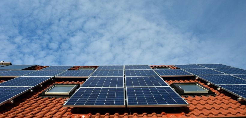 Αυξάνεται στα 230 εκατ. ευρώ ο προυπολογισμός της πρώτης φάσης του προγράμματος «Φωτοβολταικά στις Στέγες» - Θα επιδοτηθούν 33.000 - 35.000 συστήματα, ισχύος 170 MW - Ανακοινώσεις ίσως και σήμερα