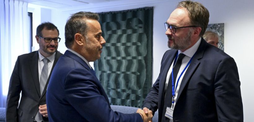 Βαθιά ανησυχία στη κυβέρνηση για κλιμάκωση της κρίσης - Τα σήματα των futures στο αέριο και οι συστάσεις Βρυξελλών για... λιγότερα ταξίδια - Ευρωπαική απάντηση ζητούν Παπασταύρου - Τσάφος στο σημερινό Συμβούλιο ΥΠΕΝ
