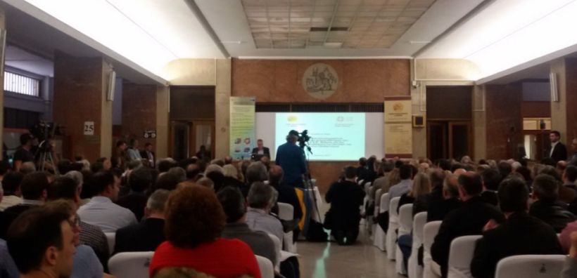 Το ΚΑΠΕ παρουσίασε το πρόγραμμα χρηματοδότησης για τη βελτίωση της εξοικονόμησης στο δημοτικό οδοφωτισμό