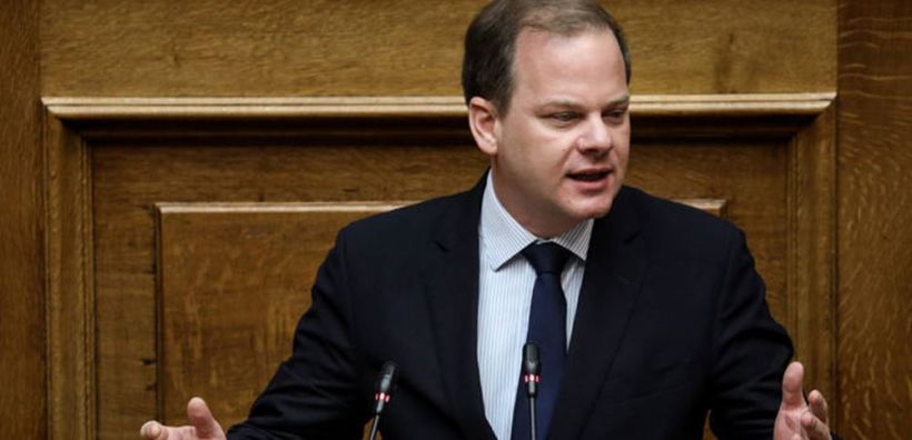 Ηλεκτροκίνηση σε λεωφορεία και ταξί θέλει το υπουργείο Υποδομών