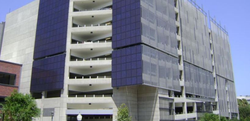 Tα πρώτα κάθετα φωτοβολταϊκά για τα κυπριακά κτίρια
