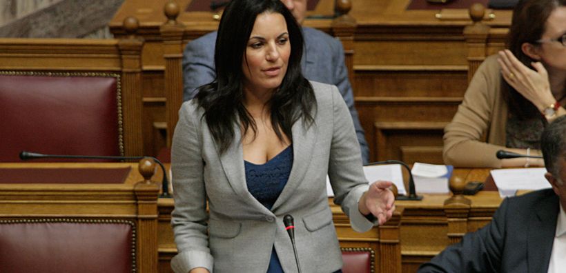 Κεφαλογιάννη: Γιατί καθυστερούν οι νέες συμβάσεις αγοραπωλησίας στις ΑΠΕ;