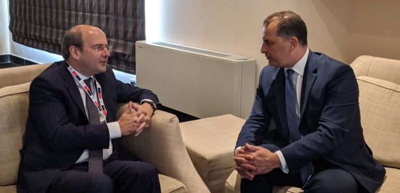 Πρώτη συνάντηση Χατζηδάκη με τον υπουργό Ενέργειας της Κύπρου Γ. Λακκοτρύπη