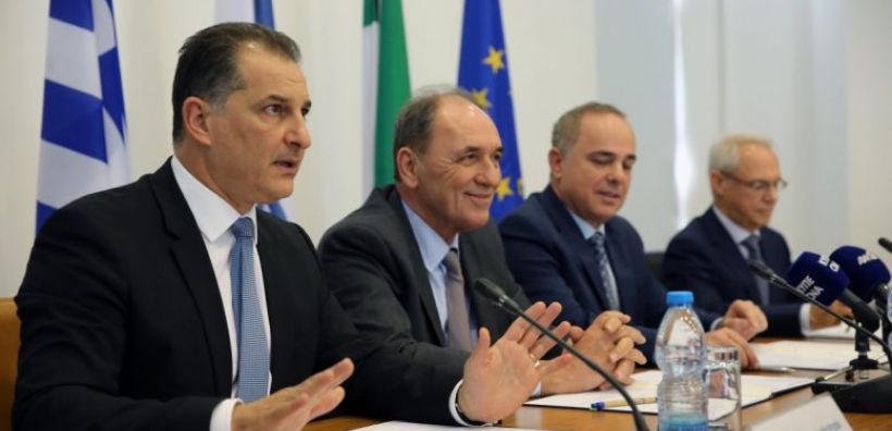 Απάντηση Σταθάκη στον Λακκοτρύπη: Ας προχωρήσουμε σε μια «δεύτερη Αριάδνη» που θα προωθήσει το καλώδιο Κρήτη – Κύπρος
