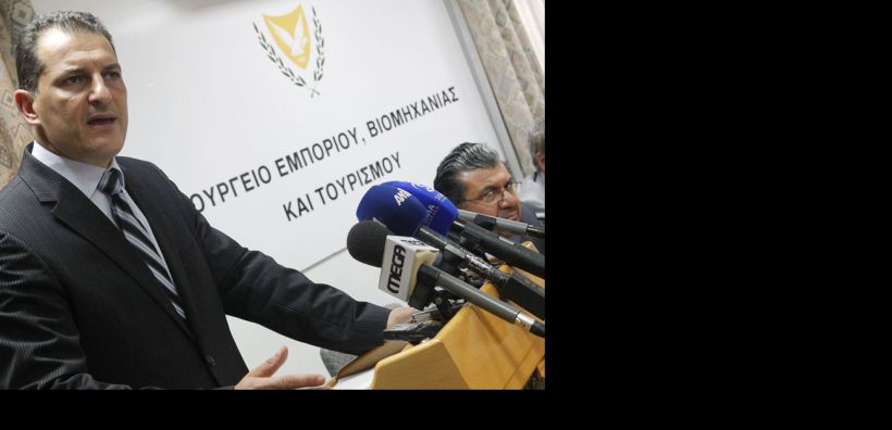 Μειώσεις στις τιμές των καυσίμων αναμένει σύντομα ο Λακκοτρύπης