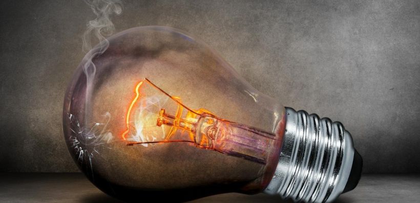 ΥΠΕΝ: Τον Δεκέμβριο είμαστε φθηνότεροι ακόμη κι από χώρες με πυρηνική ενέργεια στο κόστος χονδρικής ρεύματος - Μια "στιγμή" δεν είναι η αλήθεια του μήνα