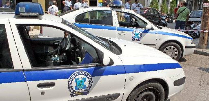 Έμειναν από βενζίνη και τα... περιπολικά