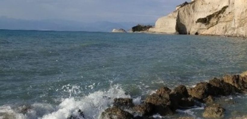 ΥΠΕΚΑ: Συγκέντρωση βλέννας φυτοπλαγκτού στο Β. Αιγαίο - Στη Λήμνο κλιμάκιο επιθεωρητών