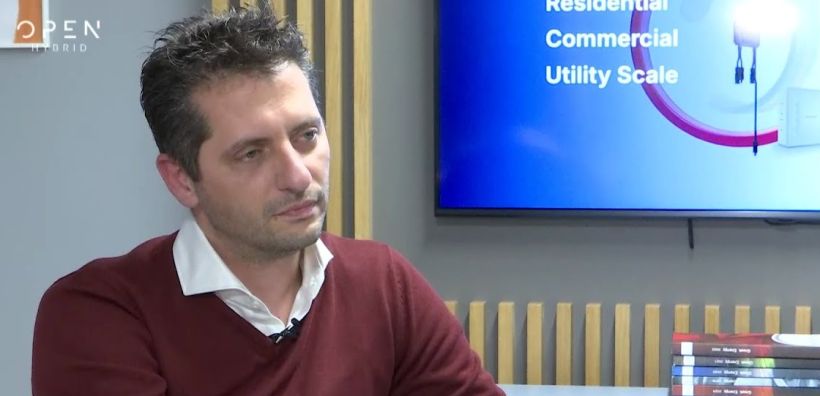 "Ο καταναλωτής πρέπει να μάθει τα οφέλη της αυτοπαραγωγής" - Ο Θ. Καραλέκας (Solar Edge) συζητά με τον Θ. Παναγούλη για το «Plug into Green»