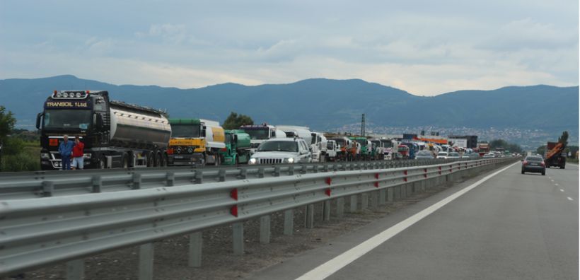 Έμποροι και μεταφορείς καυσίμων διαμαρτύρονται στη Σόφια