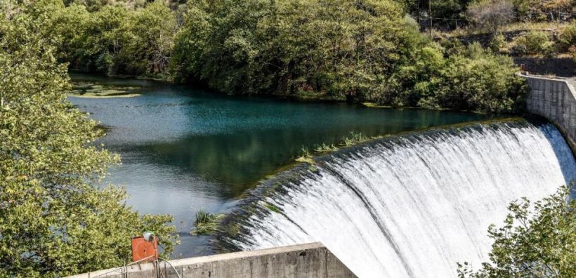 Μνημόνιο συνεργασίας υπέγραψαν η Περιφέρεια Δυτικής Μακεδονίας και τη ΔΕΗ Ανανεώσιμες