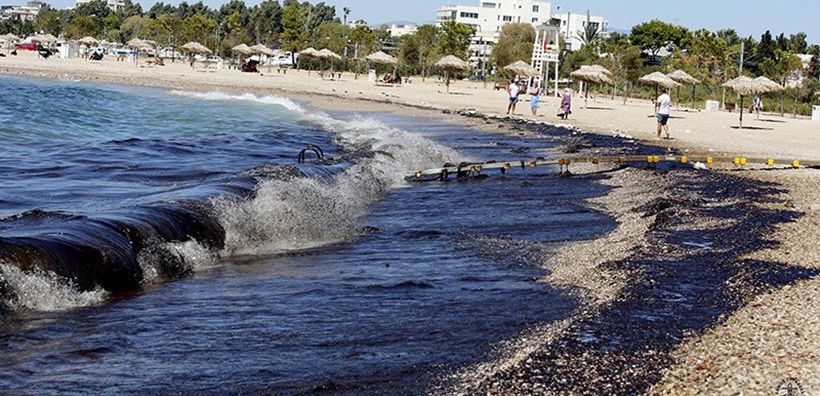 ΕΛΚΕΘΕ: Οι παραλίες της Αττικής είναι πλέον καθαρές από πετρέλαιο και πίσσα