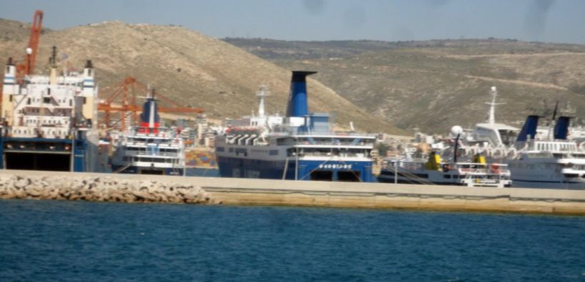 Μικρής έκτασης θαλάσσια ρύπανση στο Νέο Μώλο Δραπετσώνας
